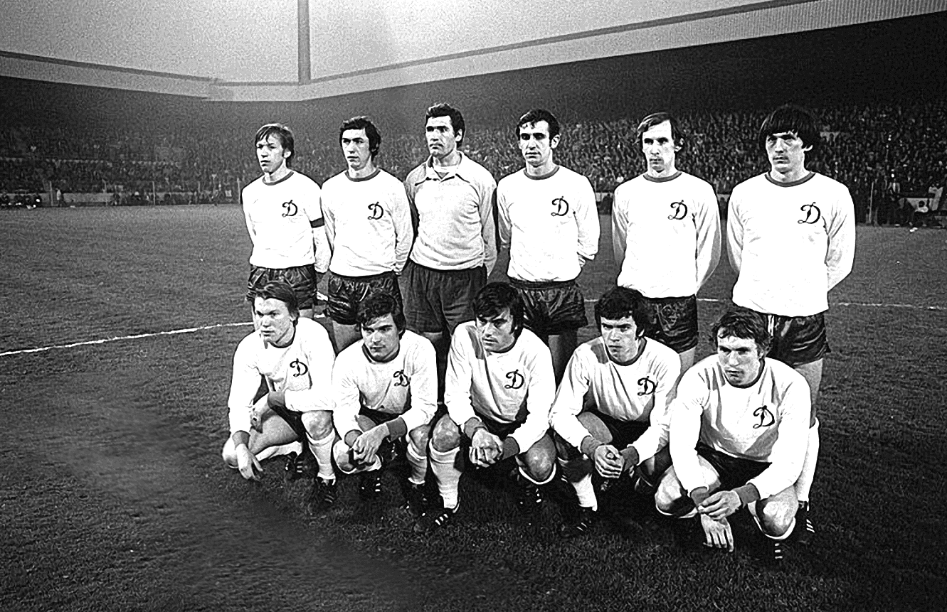Dinamo_Kiev_1975 (resized).png